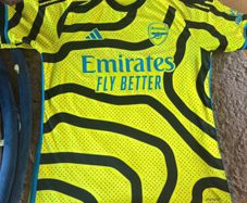 Arsenal 23/24 Away Kit Size Medium