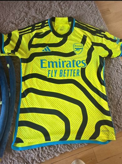 Arsenal 23/24 Away Kit Size Medium