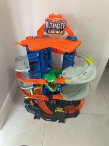 Hotwheels Ultimate Garage - Dinosaur Tower