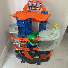 Hotwheels Ultimate Garage - Dinosaur Tower