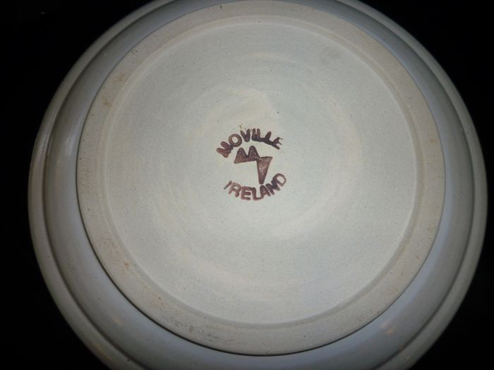 Giant Serving platter, Ramekins, Bowls, Dish. Plate. Moville. 8 ITEMS