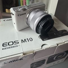 Canon Eos M10