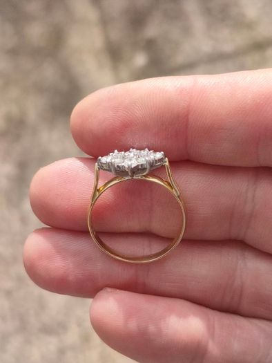 18 Carat Gold cluster diamond/engagement ring
