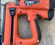Paslode IM250 II 16-gauge second-fix finishing nail gun