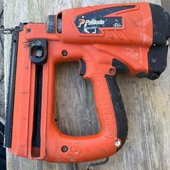 Paslode IM250 II 16-gauge second-fix finishing nail gun