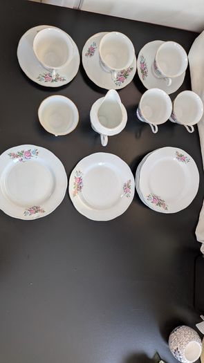 Vintage Yong Sheng / Nanjing Pagoda Chinese Floral Porcelain Tea Set