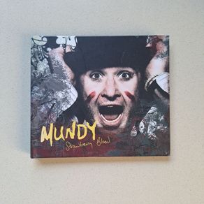 Strawberry Blood - Mundy