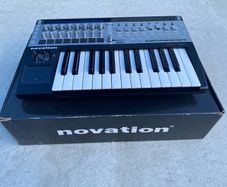Novation SL25 MkII