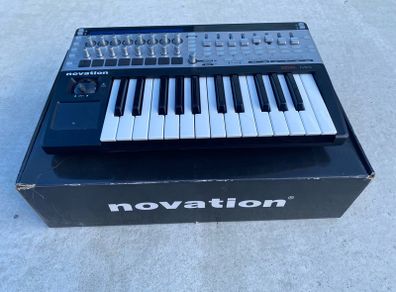 Novation SL25 MkII
