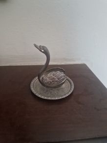 ring holder swan