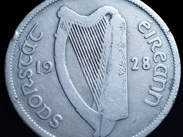 #403 - Ireland - 1928 - Half Crown - Silver - KM.8