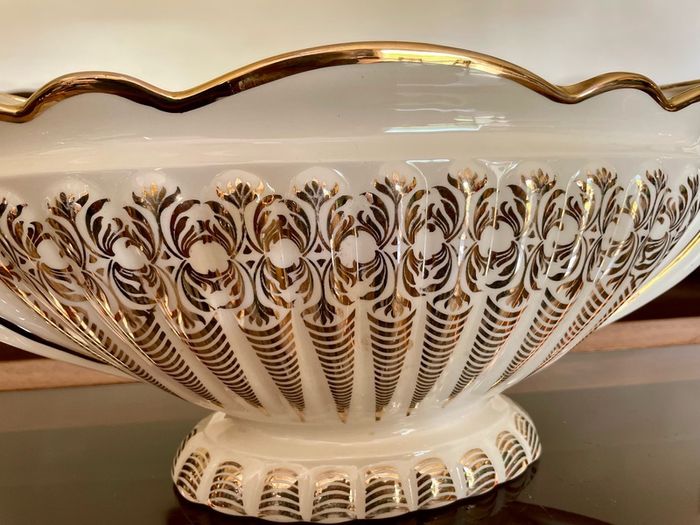 Stylish Vintage Sadler Ceramic Tulip Mantle Vase