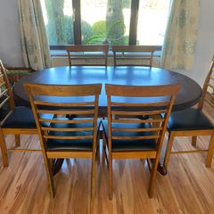 Extendable Dining Table and 6 Chairs