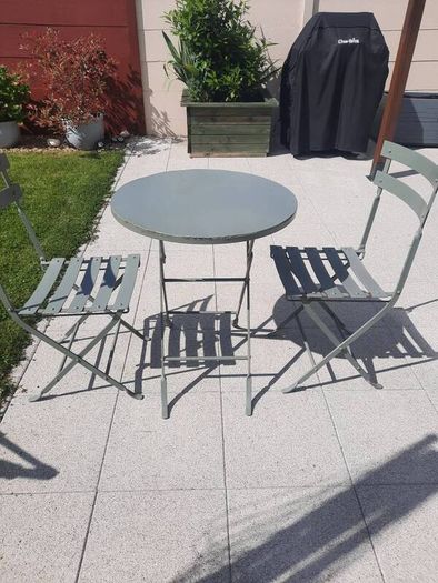 bistro table
