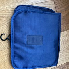Brand NEW Temu Cosmetics Travel Bag