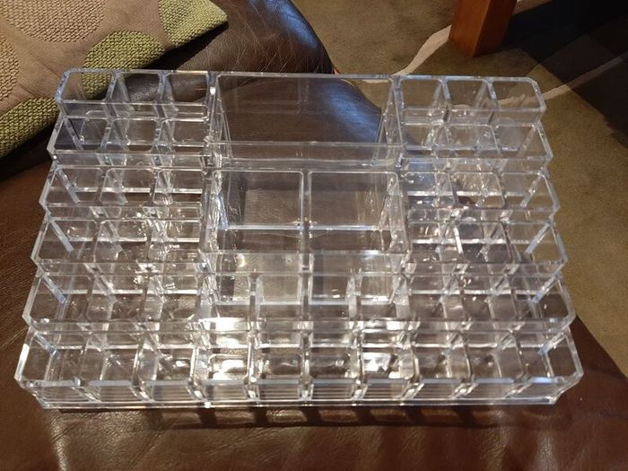 Six tiered lipstick / make up holder