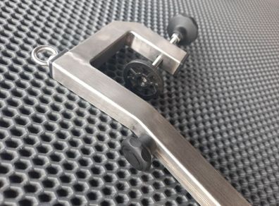 Transducer mount for large transducers , bended .
