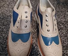 Ladies shoes- new