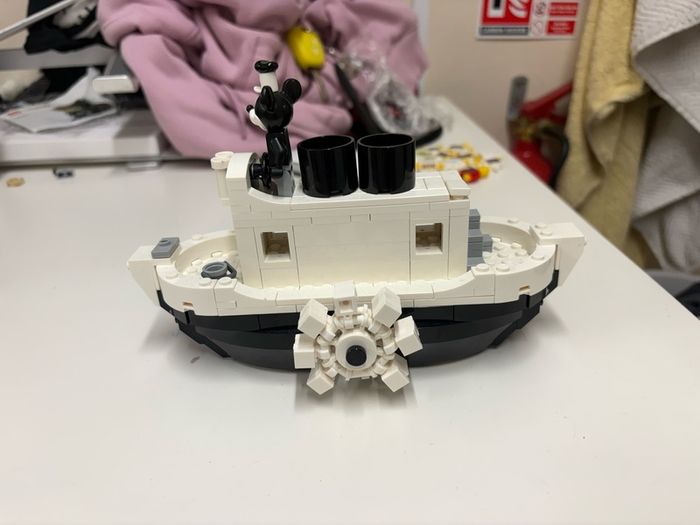 lego steam boat