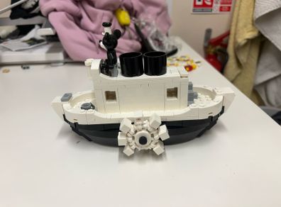lego steam boat