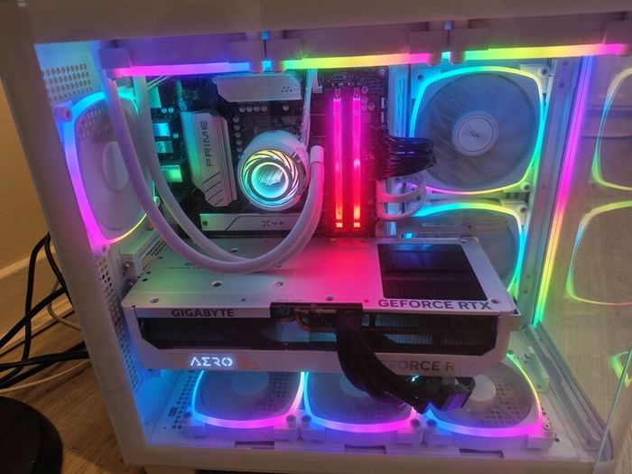 Premium All-White RTX 4090 Gaming PC - Ryzen 7 7800X3D / 64GB DDR5 / 2TB NVMe