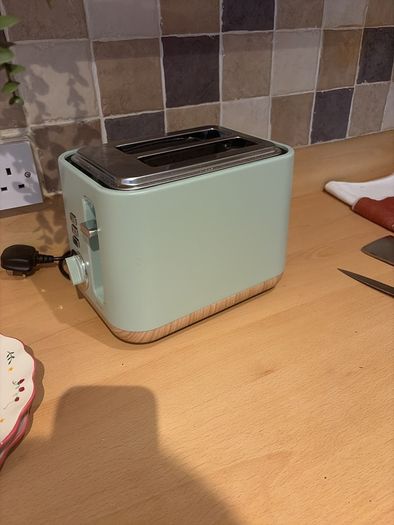 microwave & toaster