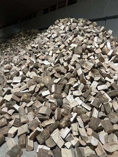 Seasoned Hardwood Logs