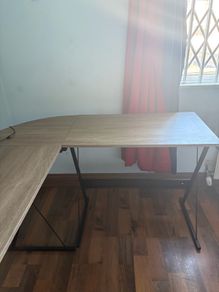 corner desk