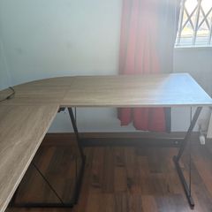 corner desk