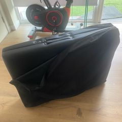 massage table