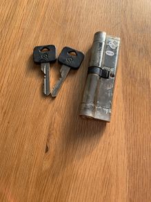 Replacement patio door cylinder lock with keys