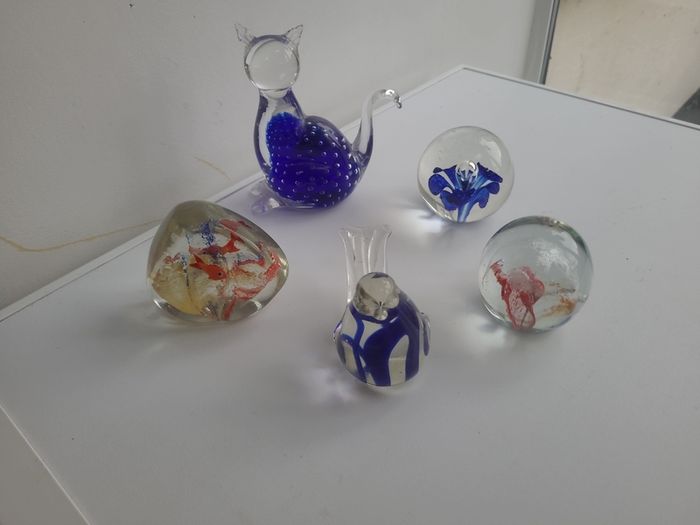 Stylish Vintage Paperweights x 5