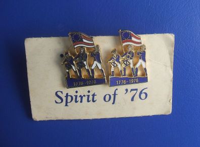 SPIRIT OF '76 (American Bicentenary of Independence) - a vintage pair of commemorative badges on backing-board (1976)