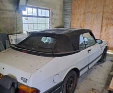 Saab 900i Breaking