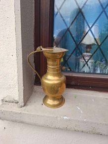 Large brass jug postage possible
