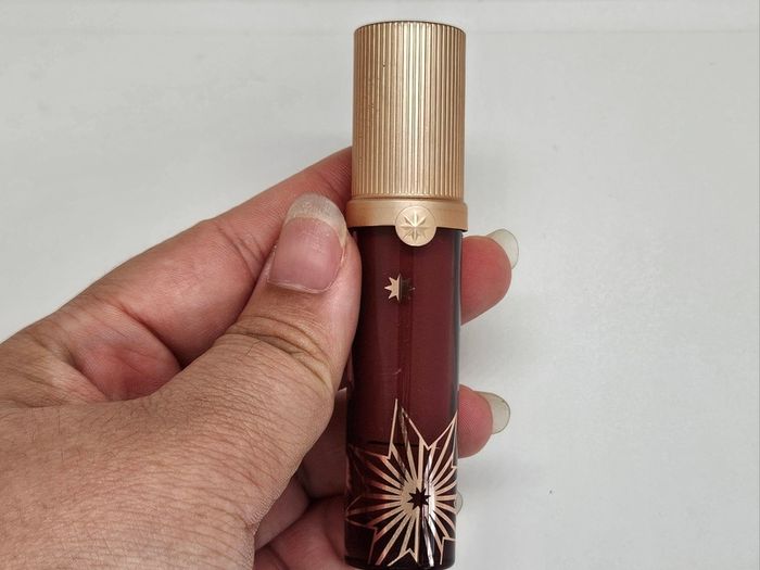 Girlcult C-Beauty Liquid Lipstick in Shade G65 Cold Beauty