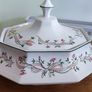 Vegetable Tureen with Lid Johnson Brothers Eternal Beau Image 4