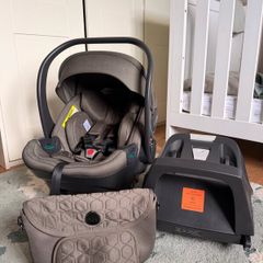 Egg 2 Car Seat & Base from Newborn to 15 months