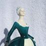 REGAL LADY (Royal Doulton HN 2709) - a finely produced figurine (1970's / 1980's). 7 5/8" (193mm) height. Image 5