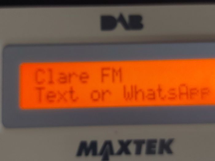 MAXTEK Vintage Style DAB & FM Radio, Model 61250, in excellent condition and working perfect