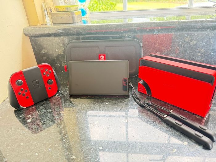 Nintendo Switch OLED - Mario Red Edition 64GB