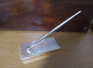 Newbridge Silver Ware Boxed desk Pen & Holder