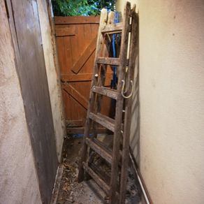 6 ft wooden ladder