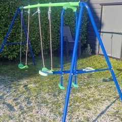 Garden swing set  (3 swings)