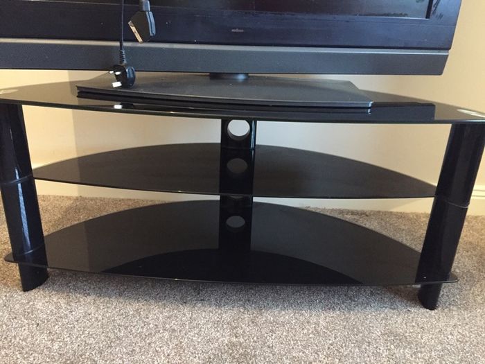 Black glass tv stand