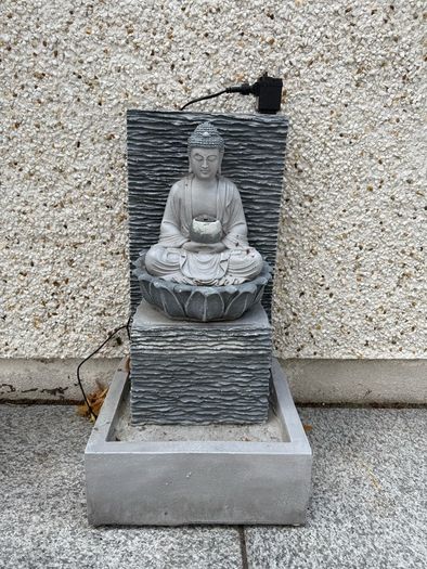garden fountain with light still for sale due to time waiters