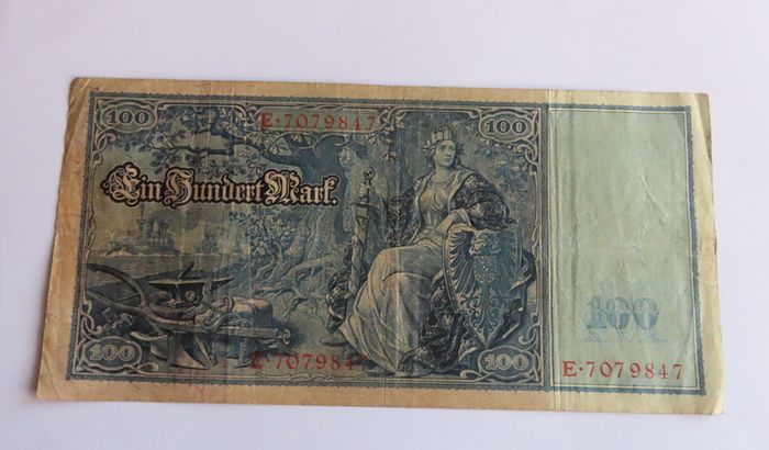 Antique German banknotes & commemorative bank note coins in wood case