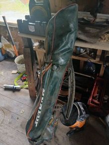 Dunlop Golf bag & mixed clubs