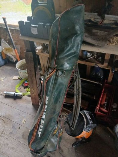 Dunlop Golf bag & mixed clubs