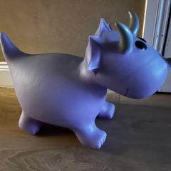 Inflatable dino